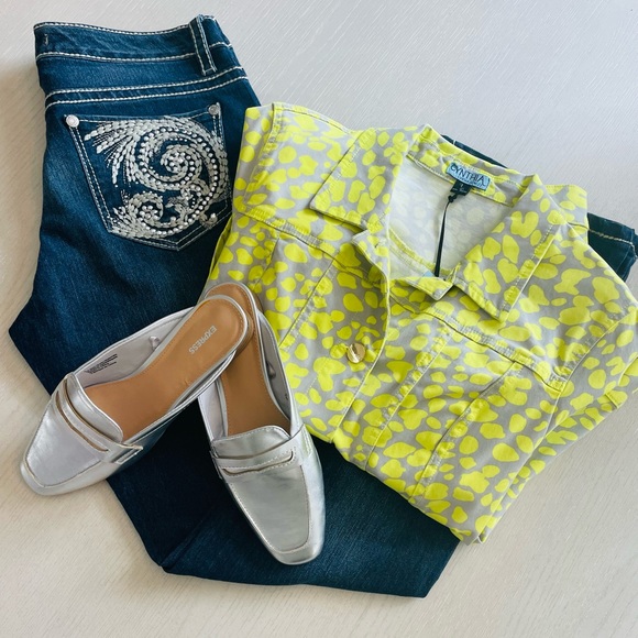 NWT! Cynthia Rowley Soft Jean Jacket - Picture 2 of 9